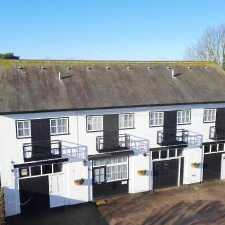 Stratton Cottage Guesthouse بيجلزويد المظهر الخارجي الصورة The former railway station at Great Malvern