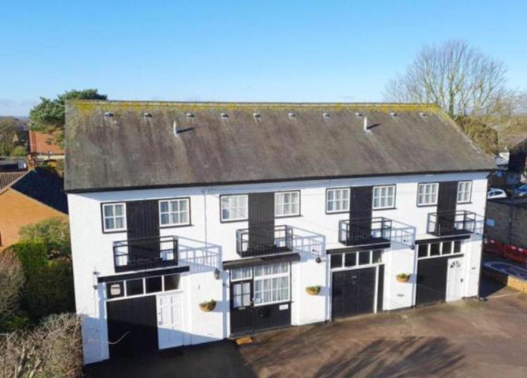 Stratton Cottage Guesthouse بيجلزويد المظهر الخارجي الصورة The former railway station at Great Malvern